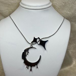 Dripping moon silver necklace